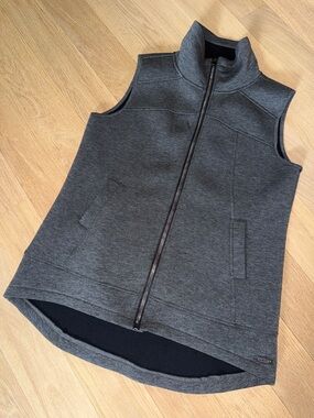 Betsey Johnson Black Performance Vest Sz XL